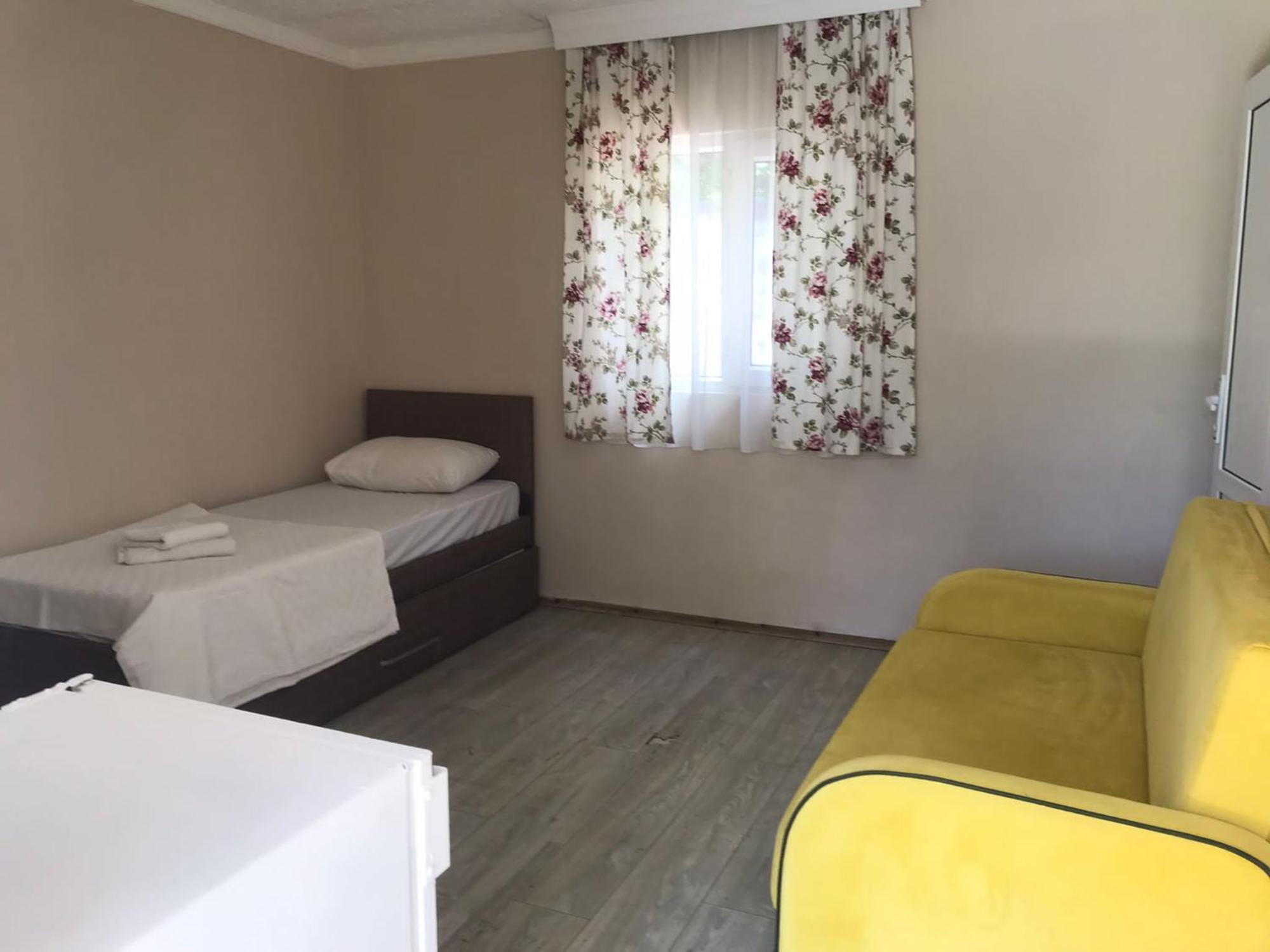 Cicek Evler Tatil Koeyue Hotel Armutlu Екстериор снимка