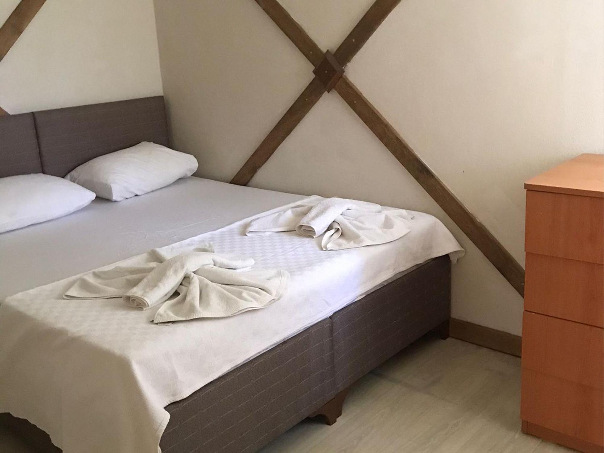 Cicek Evler Tatil Koeyue Hotel Armutlu Екстериор снимка