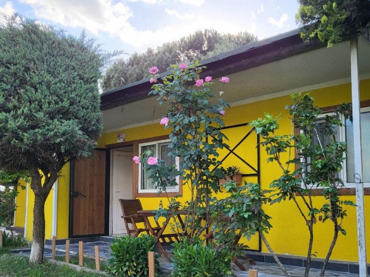 Cicek Evler Tatil Koeyue Hotel Armutlu Екстериор снимка